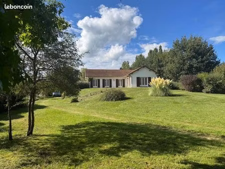 charmante maison familiale au cœur d’un écrin de verdure