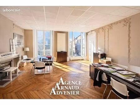 appartement 7 pièces 225 m²