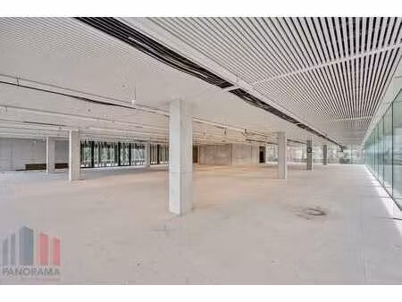 754 m² high-end kantoren op toplocatie langs de e40 te oo...