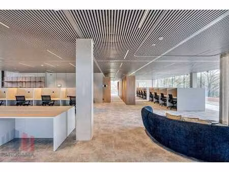 532 m² high-end kantoren op toplocatie langs de e40 te oo...
