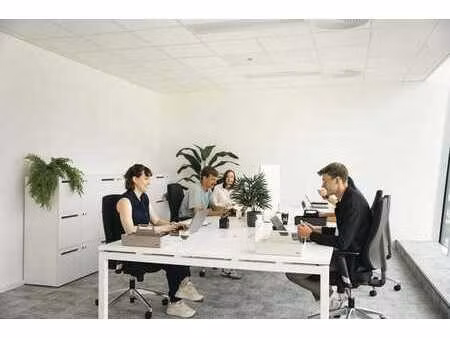 bureaux multiservices à louer au planet group arena de gand