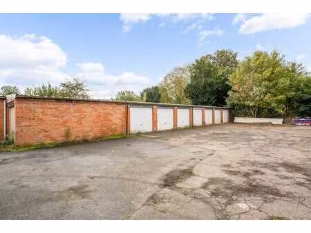 centraal gelegen garage te hamme te huur!