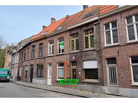 maison de ville prête à emménager avec 3 chambres  située d…