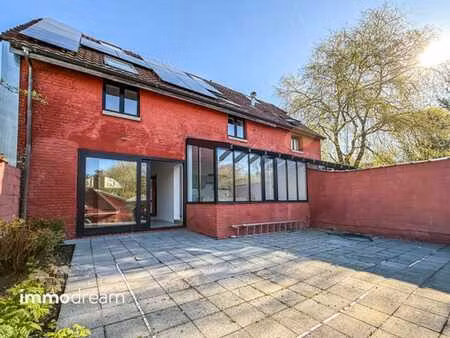 maison 3 ch + grenier avec terrasse et jardin