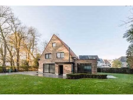 binnenkort te huur: bemeubelde villa in sint-denijs-westrem