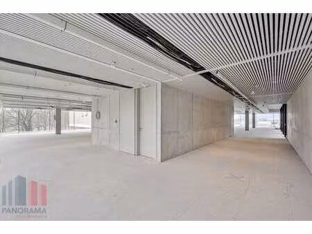 754 m² high-end kantoren op toplocatie langs de e40 te oo...
