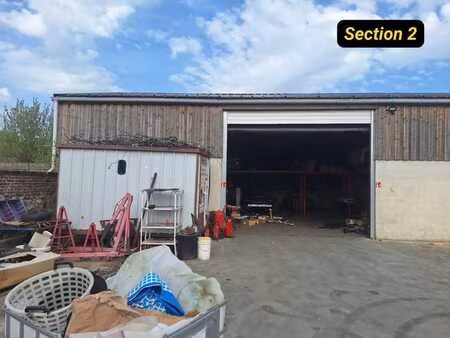 entrepôt n°2 d’environ 305m² idéalement situés