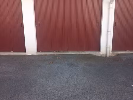 garage biarritz / 2 places