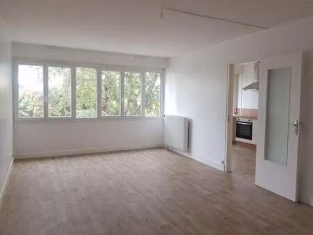 location appartement 2 pièces à saint-brieuc (22000) : à louer 2 pièces / 52m² saint-brieu