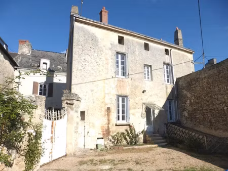 location maison 5 pièces 107 m² à doué-en-anjou (49700)  830 €