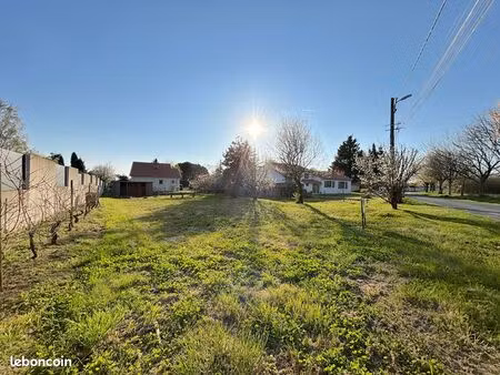 terrain 650 m² semussac