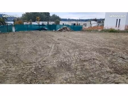 terrain 740 m² istres
