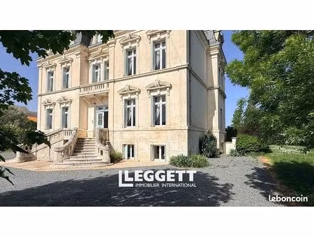 château 17 pièces 903 m²