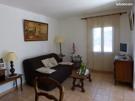location a l'année appartement f2 meublé a compter du 01/06