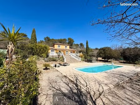villa 5 pièces 168 m²