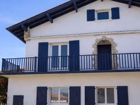 appartement avec jardinet ciboure 176m2