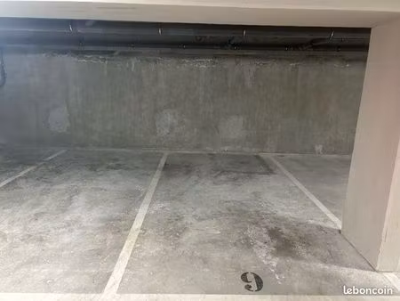 parking sécurisé sous-sol – accès badge – large – alfortville carnot