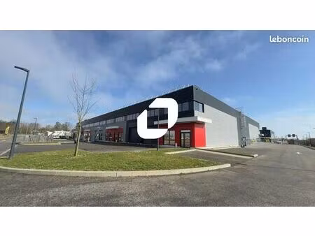 local d'activité 2 244 m²