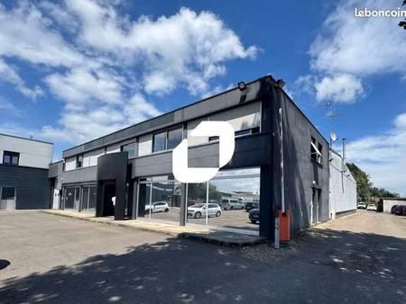 local d'activité 677 m²