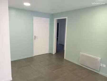 cabinet médical/bureau theza