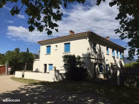 immeuble de rendement - 6 appartements. 1km ceret