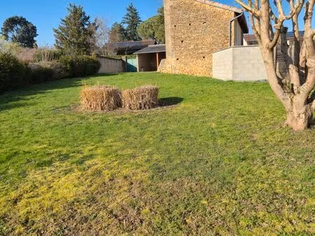 terrain à bâtir de 580 m2 à creches sur saone