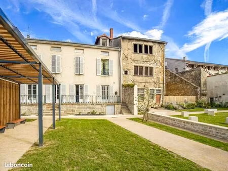 appartement 3 pièces 69 m²