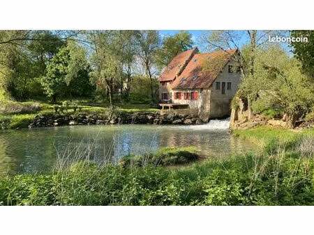 appartement de charme de 100m2 dans un ancien moulin à eau du 17e