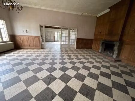 local commercial 220m