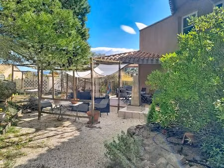 villa d'architecte avec piscine  studio indépendant et fort potentiel sur les hauteurs de.