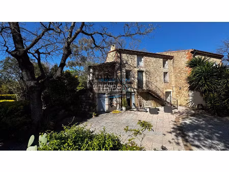 superbe mas rénové de 148 m2 sur 1 612 m2 de terrain sans vi