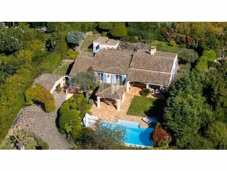 villa à vendre à saint-tropez  plain-pied et calme absolu