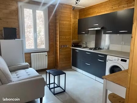 t1 meublé avec cave et place de parking