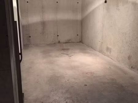 location longue durée box rue des pavillons annecy