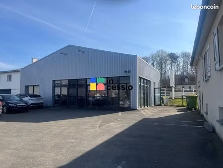 local bureaux 230 m²