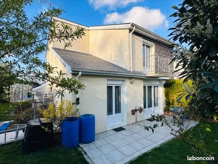 pavillon 6 pièces 112 m²