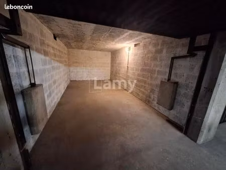 garage/box 18 m² annecy