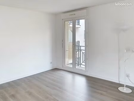 studio 1 pièce 27 m²