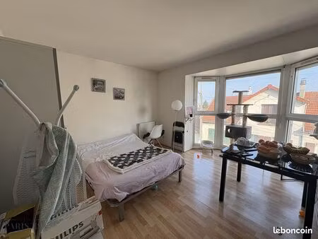 studio 1 pièce 25 m²