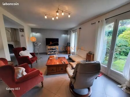 maison 8 pièces 245 m²