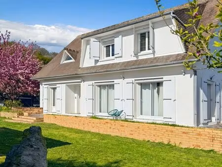 pavillon 7 pièces 207 m²