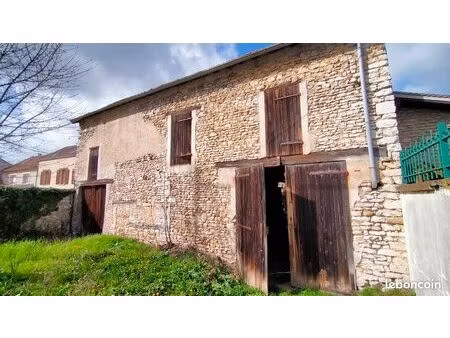 grange à réhabiliter + terrain env. 190 m² guernes