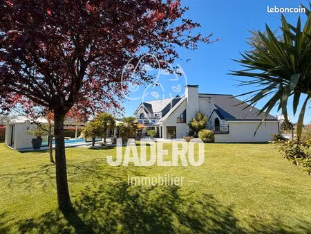 propriété 10 pièces 332 m²