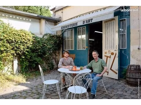 local professionnel 29m² plus mezzanine 11 m²