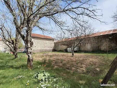 terrain 615 m² la mothe saint heray