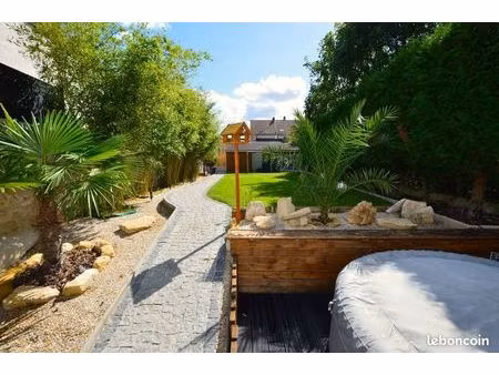 vente maison de village triplex - issou centre - charme & prestations