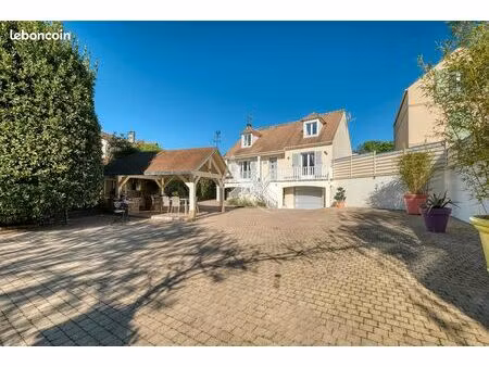 propriété 6 pièces 114 m²