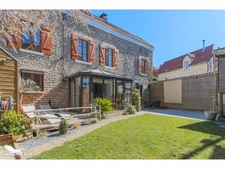 maison 6 pièces 137 m²