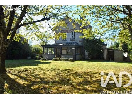 maison 6 pièces 136 m²