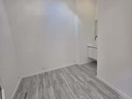 local en plein centre de lagny sur marne